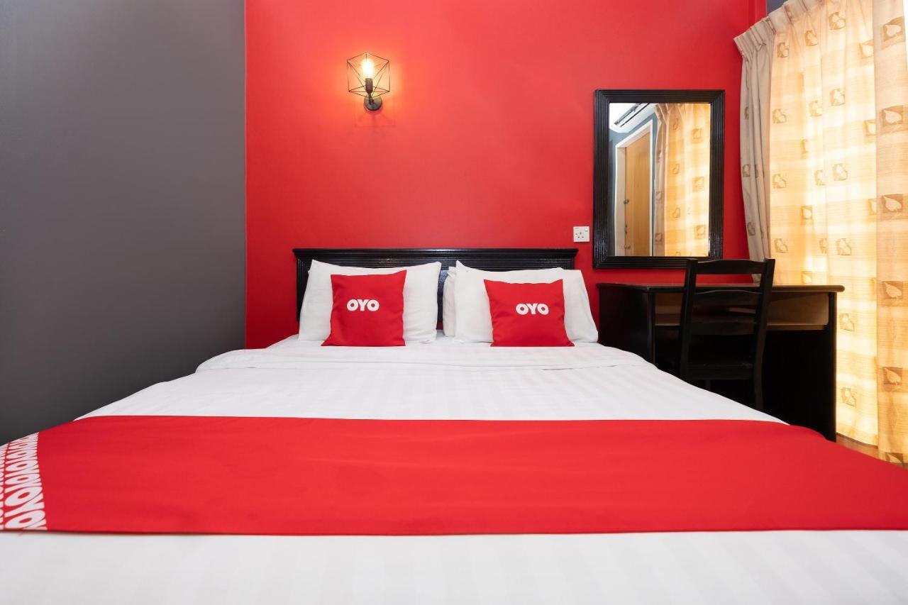 Oyo 90050 V Hotel Teluk Intan Bagian luar foto