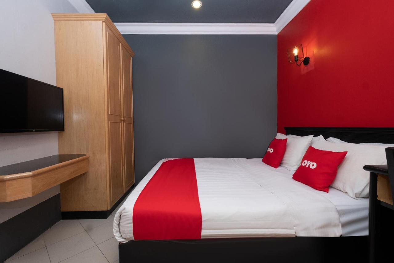 Oyo 90050 V Hotel Teluk Intan Bagian luar foto