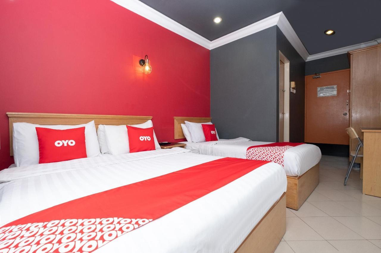 Oyo 90050 V Hotel Teluk Intan Bagian luar foto