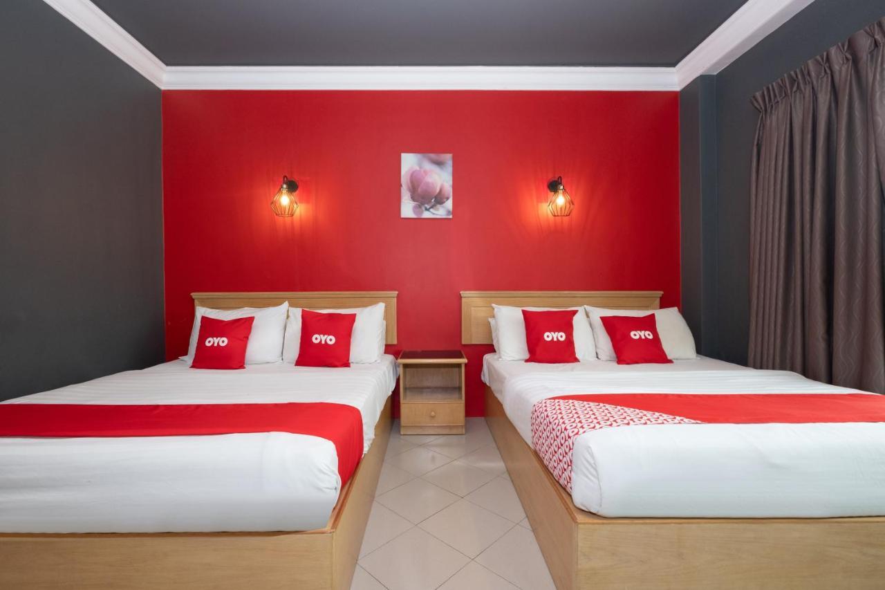 Oyo 90050 V Hotel Teluk Intan Bagian luar foto