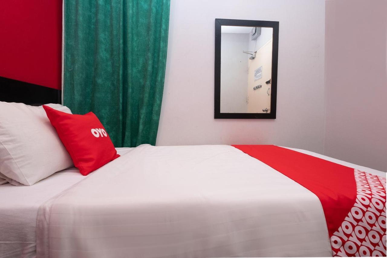 Oyo 90050 V Hotel Teluk Intan Bagian luar foto