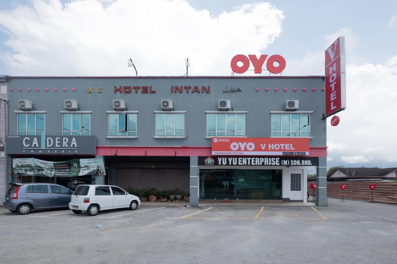 Oyo 90050 V Hotel Teluk Intan Bagian luar foto