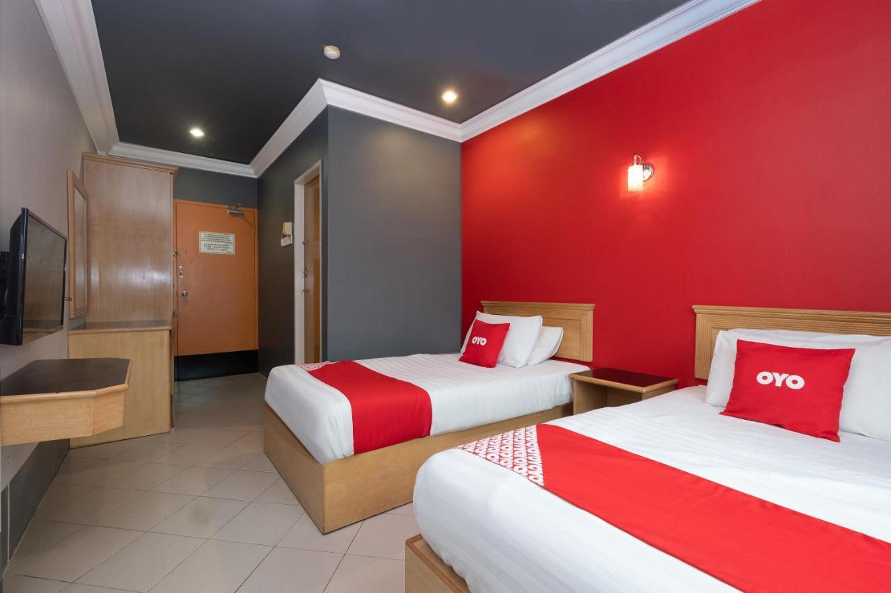 Oyo 90050 V Hotel Teluk Intan Bagian luar foto