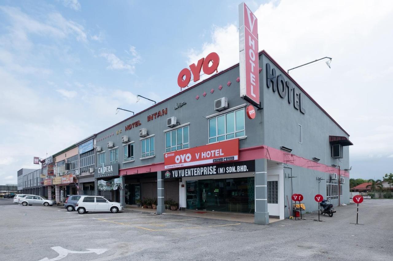 Oyo 90050 V Hotel Teluk Intan Bagian luar foto