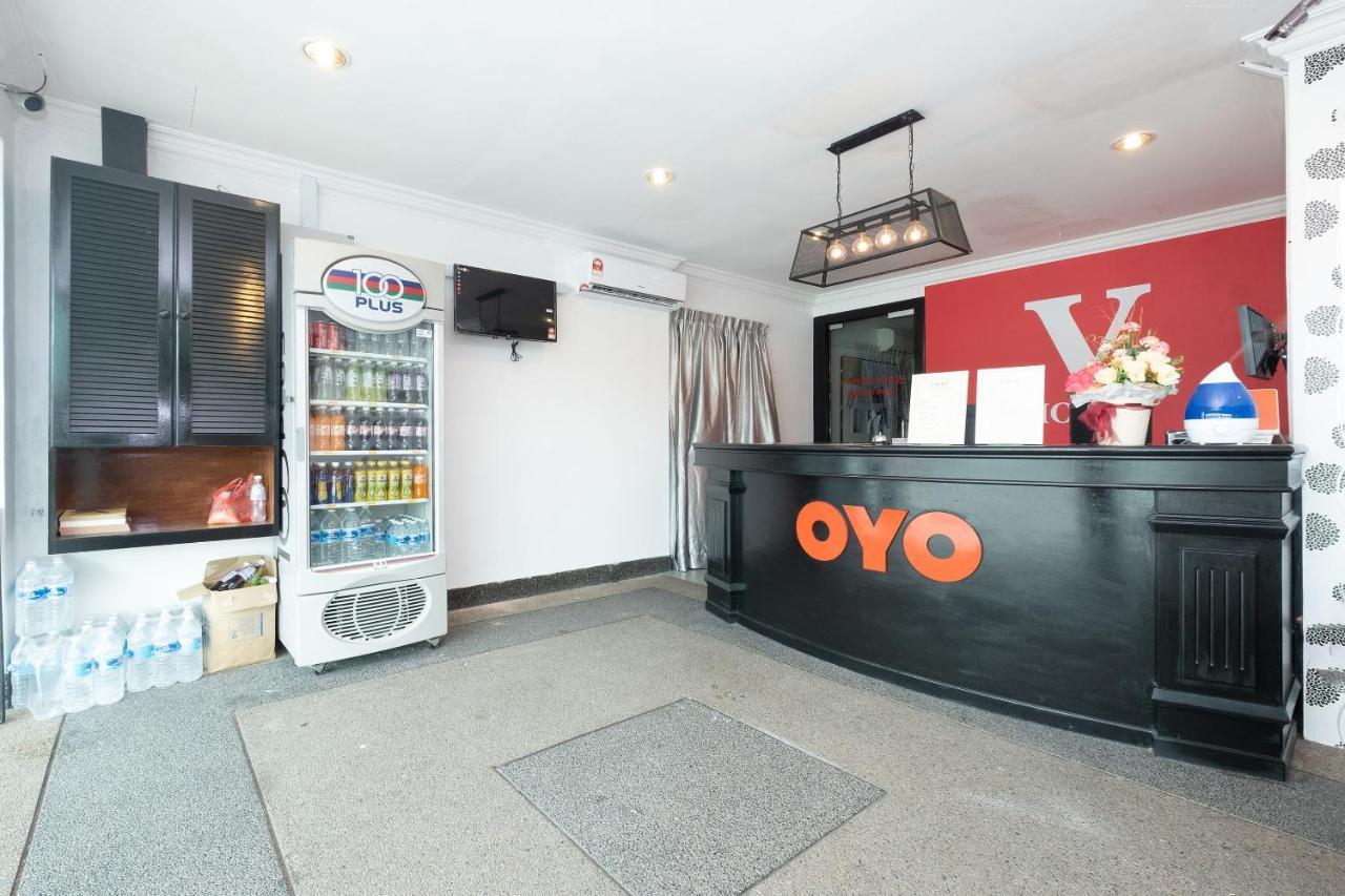 Oyo 90050 V Hotel Teluk Intan Bagian luar foto