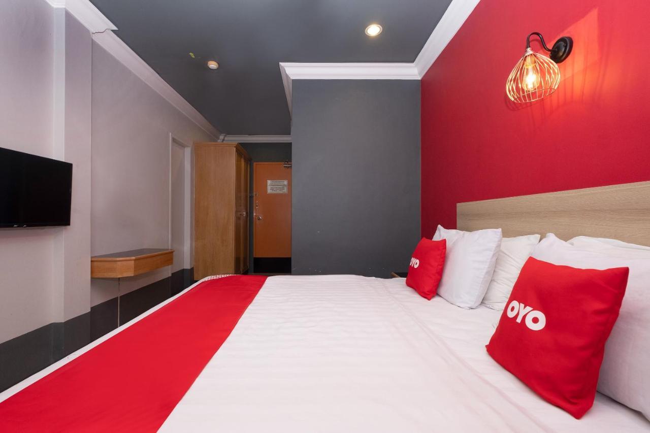 Oyo 90050 V Hotel Teluk Intan Bagian luar foto
